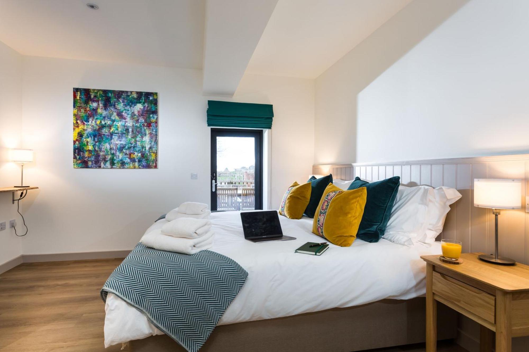 The Barn At Plas Ashpool Sleeps 8 Llandyrnog Esterno foto