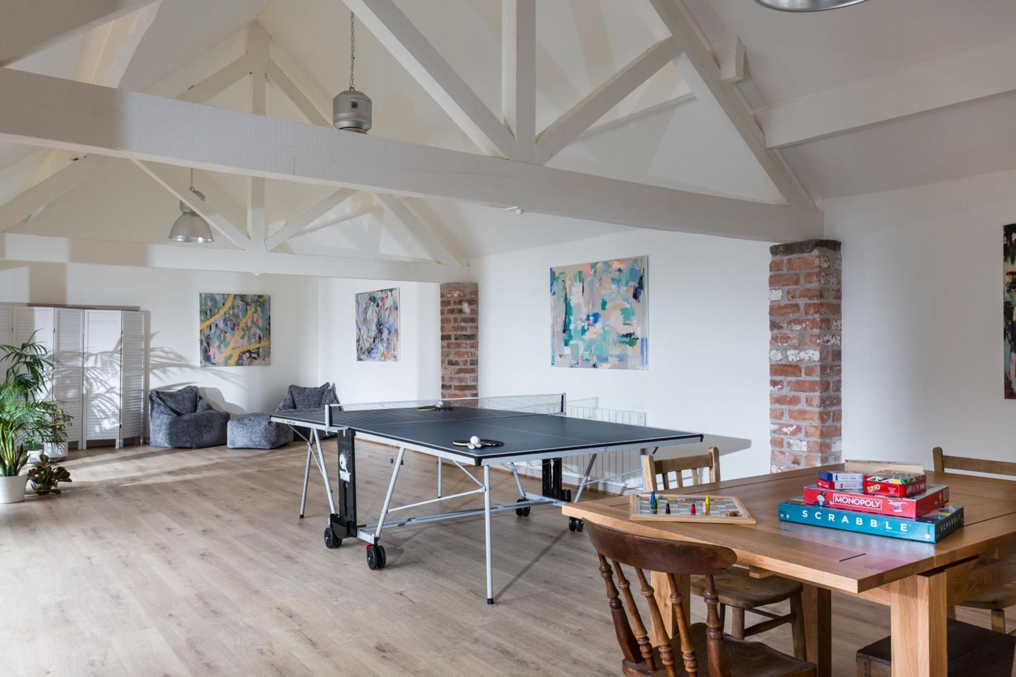 The Barn At Plas Ashpool Sleeps 8 Llandyrnog Esterno foto