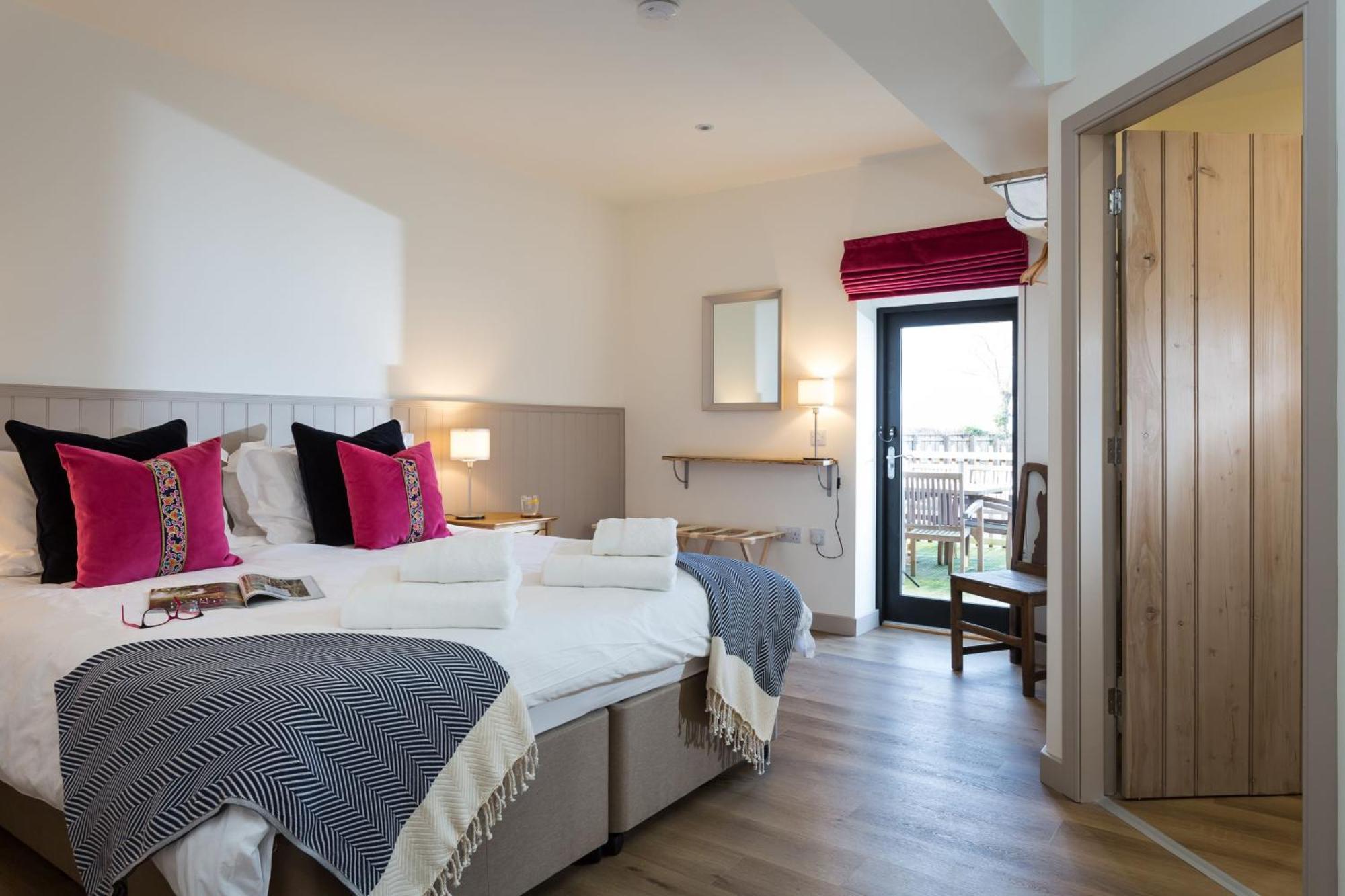 The Barn At Plas Ashpool Sleeps 8 Llandyrnog Esterno foto