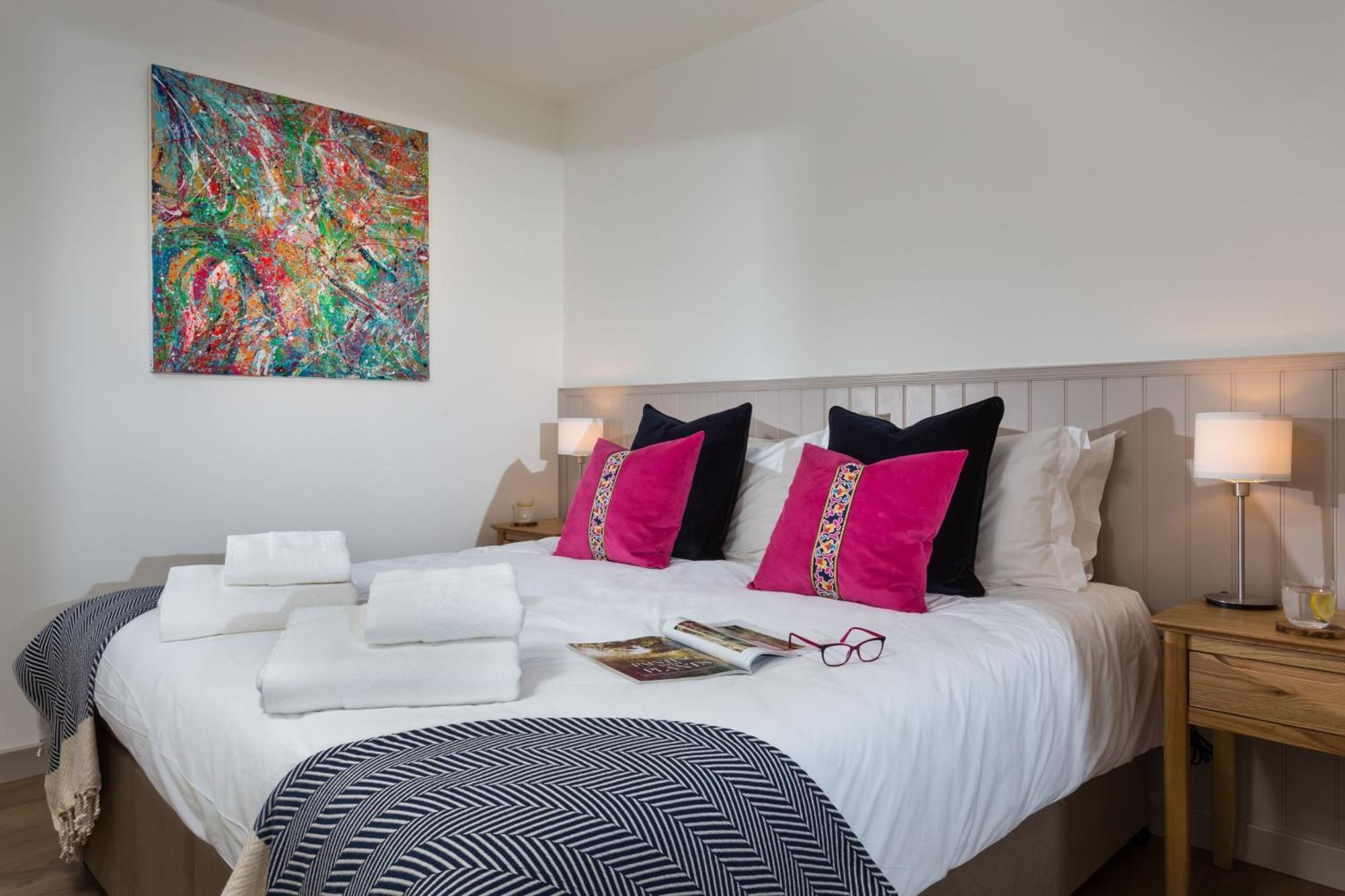 The Barn At Plas Ashpool Sleeps 8 Llandyrnog Esterno foto
