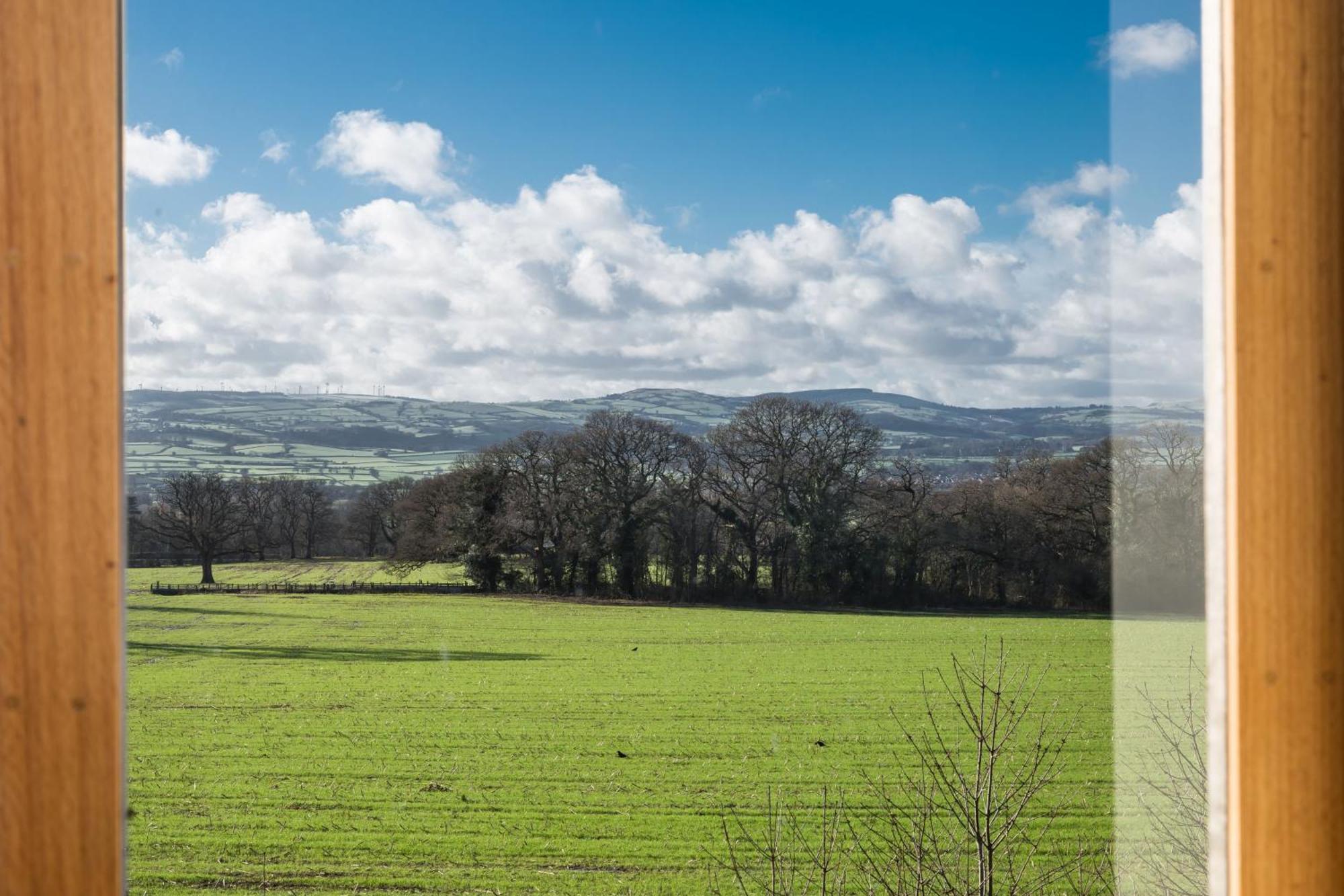 The Barn At Plas Ashpool Sleeps 8 Llandyrnog Esterno foto