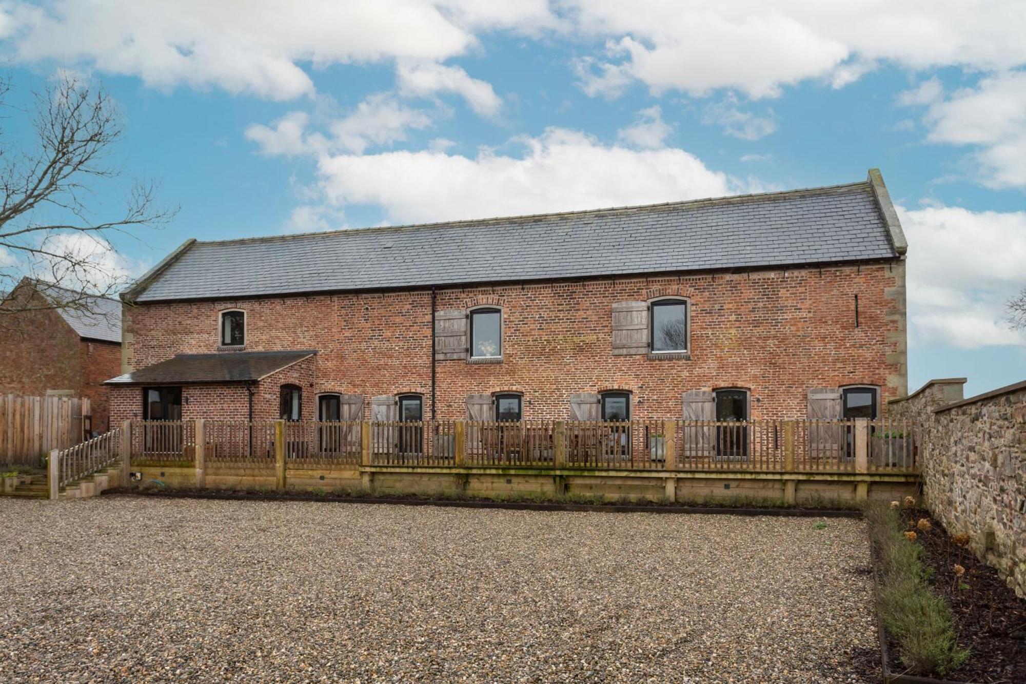 The Barn At Plas Ashpool Sleeps 8 Llandyrnog Esterno foto